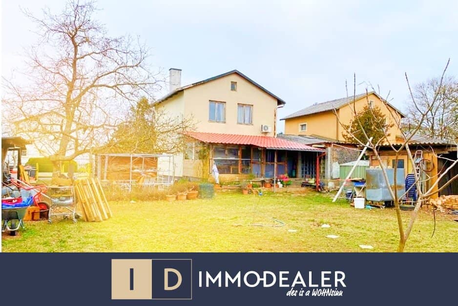 ** SANIERUNGSBEDÜRFTIGES EINFAMILIENHAUS AUF 820M2 EIGENGRUND MIT POTENZIAL IN STRASSHOF **
