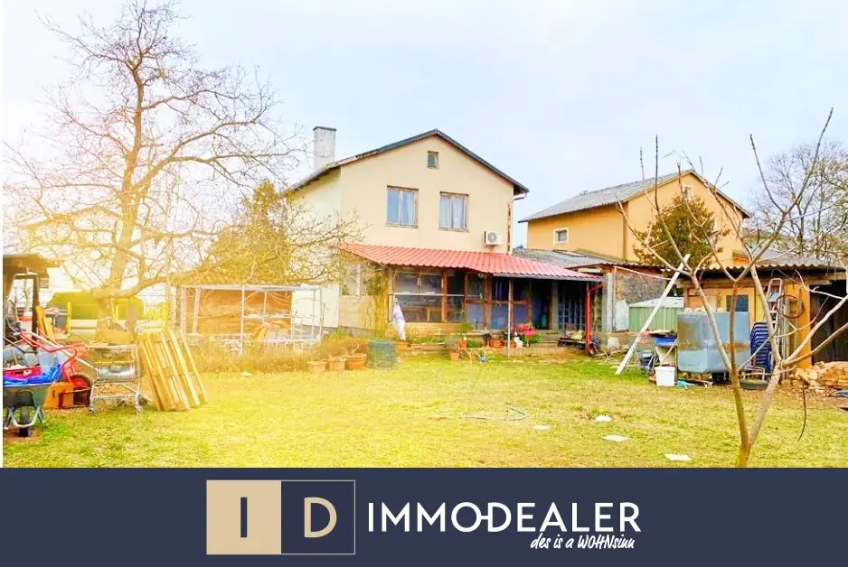 ** SANIERUNGSBEDÜRFTIGES EINFAMILIENHAUS AUF 820M2 EIGENGRUND MIT POTENZIAL IN STRASSHOF **