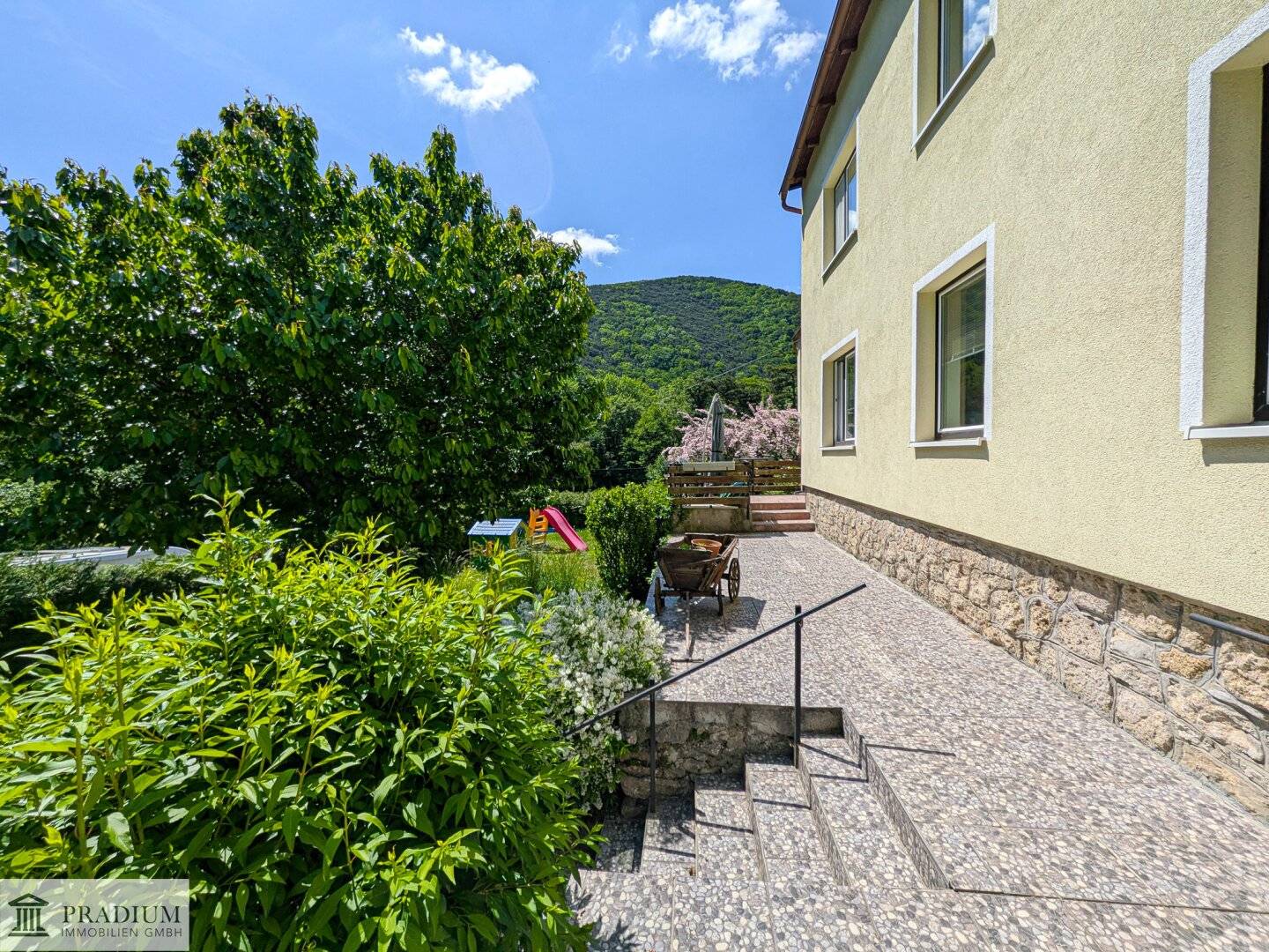 Sommerfrische - Perfektes 3-Parteienhaus mit 2 Terrassen und 7 Zimmer