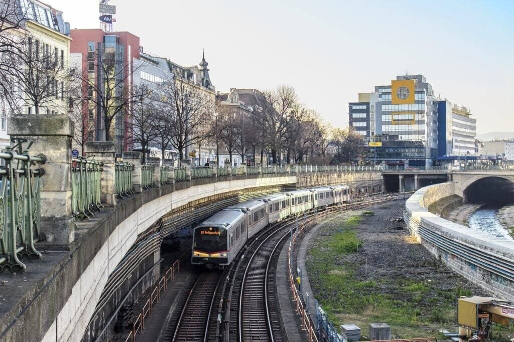 Kleinbüros in Frequenzlage - direkt bei U4/U6 Station