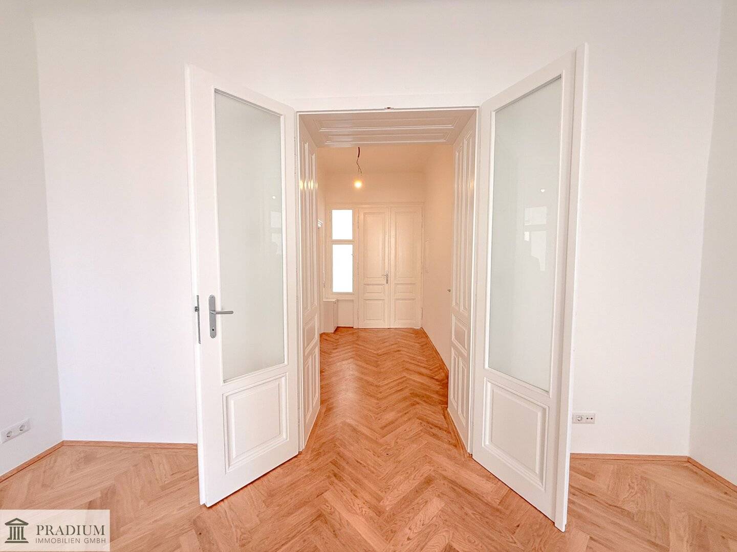 Generalsanierte 3-Zimmer-Wohnung in 1090 Wien – ideal für Ärzt:innen, Studierende oder WGs!