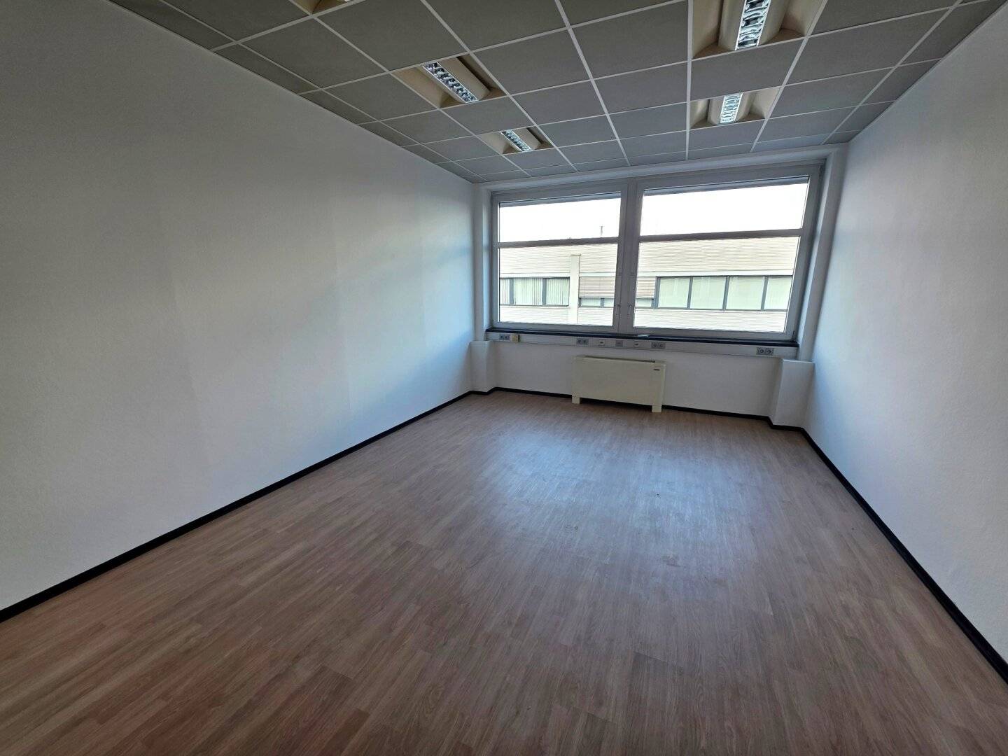 Triesterstraße: Kostengünstige Kleinbüros