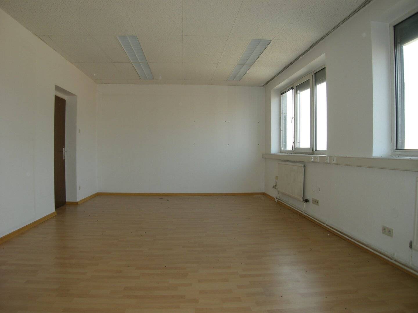 1 MONTH FREE!! - Unique offer for an attractive small office near Strebersdorf