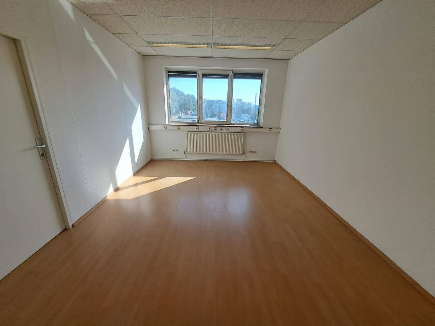 1 MONTH FREE!! - Unique offer for an attractive small office near Strebersdorf