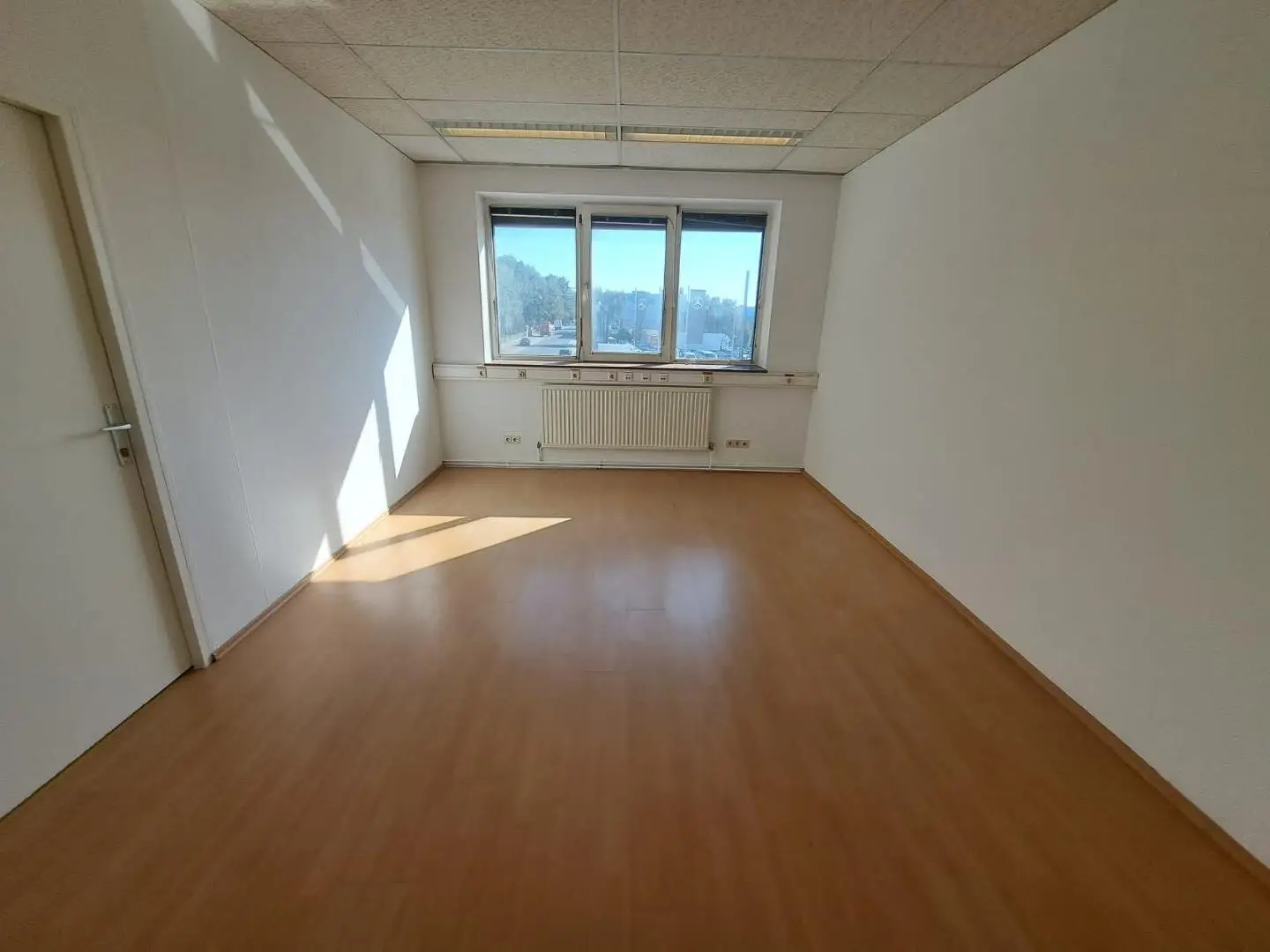 1 MONTH FREE!! - Unique offer for an attractive small office near Strebersdorf