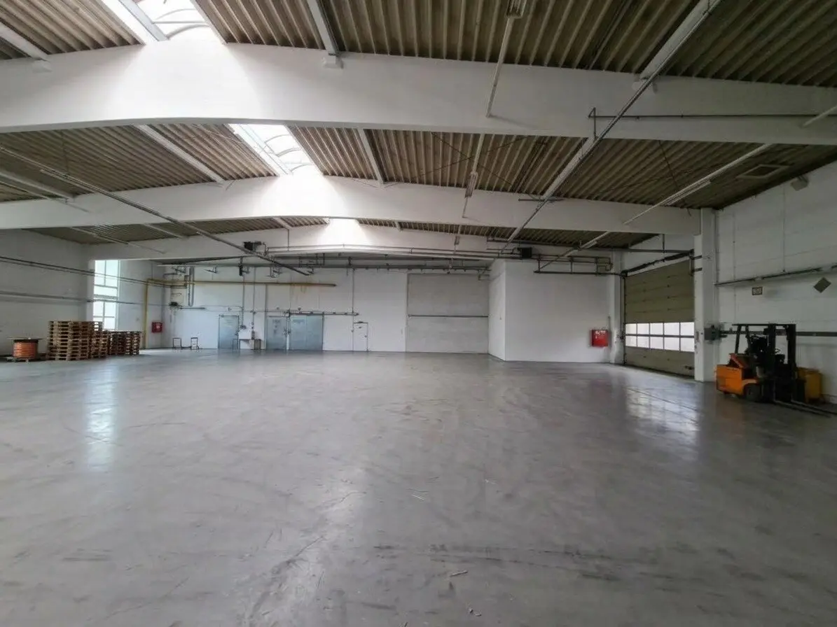 Lagerhalle, Produktion, Werkstätte, Büros anmietbar