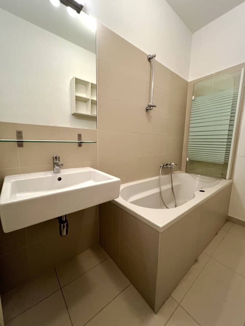Einziehen und Wohlfühlen - Stilvoll sanierte 3 Zimmer Wohnung in bester Lage