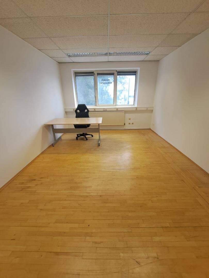 SUMMER OFFER: 1st MONTH FREE!! - Small offices near Strebersdorf