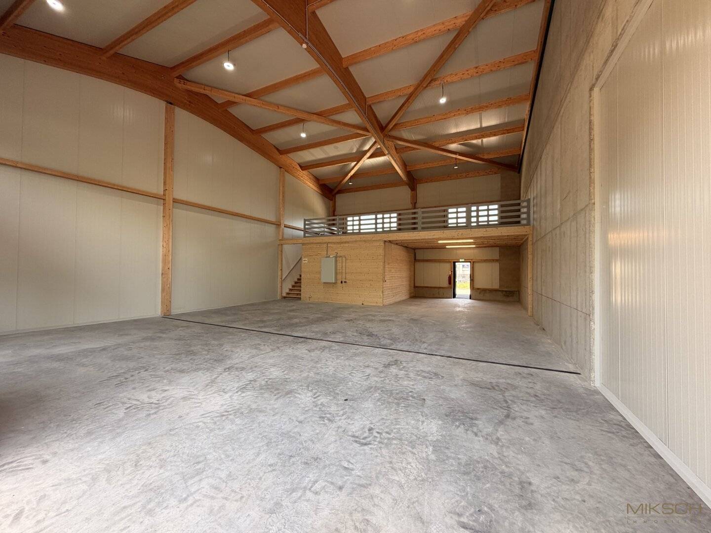 Moderne Halle in St. Pölten I 284,23 m² I Erstbezug I vielseitig nutzbar I eigene Stellplätze