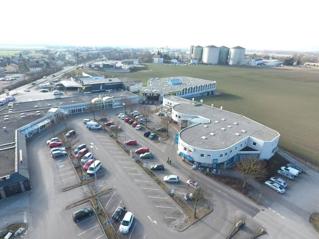 143 m² Bürofläche im Fachmarktzentrum