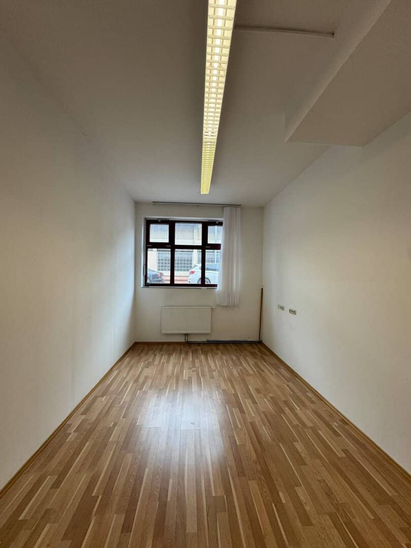 Kleinbüro mit Schaufenster!