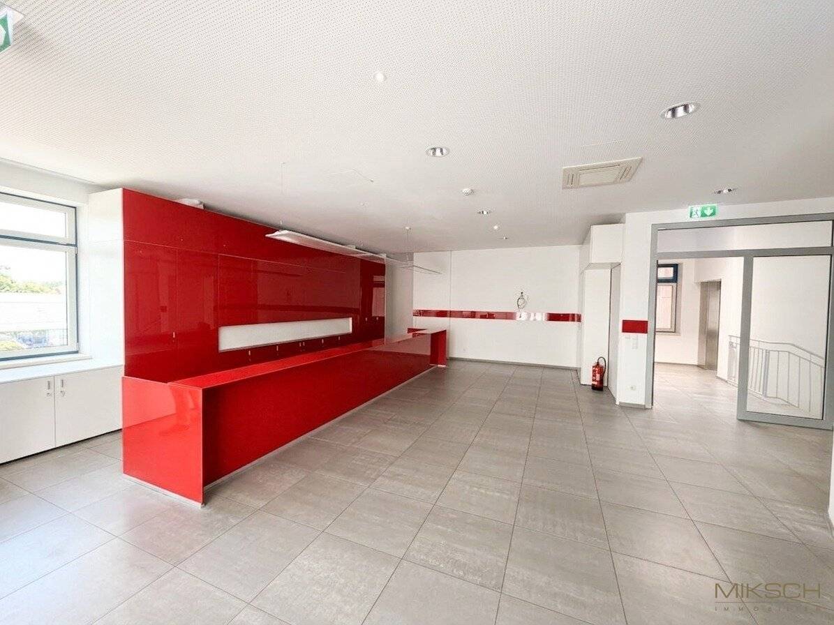 Gewerbefläche in Bestlage I 164m² - 665m² I Freiparkplätze I Bus Station I Top Sichtbarkeit