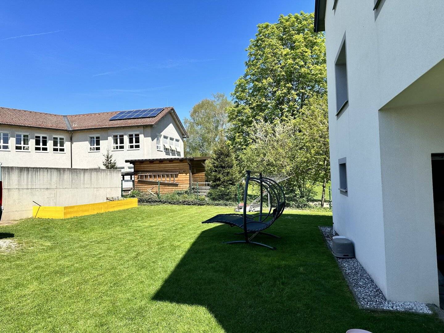 Ein- bis Zweifamilienhaus mit großem Garten in exzellenter Lage in Pregarten