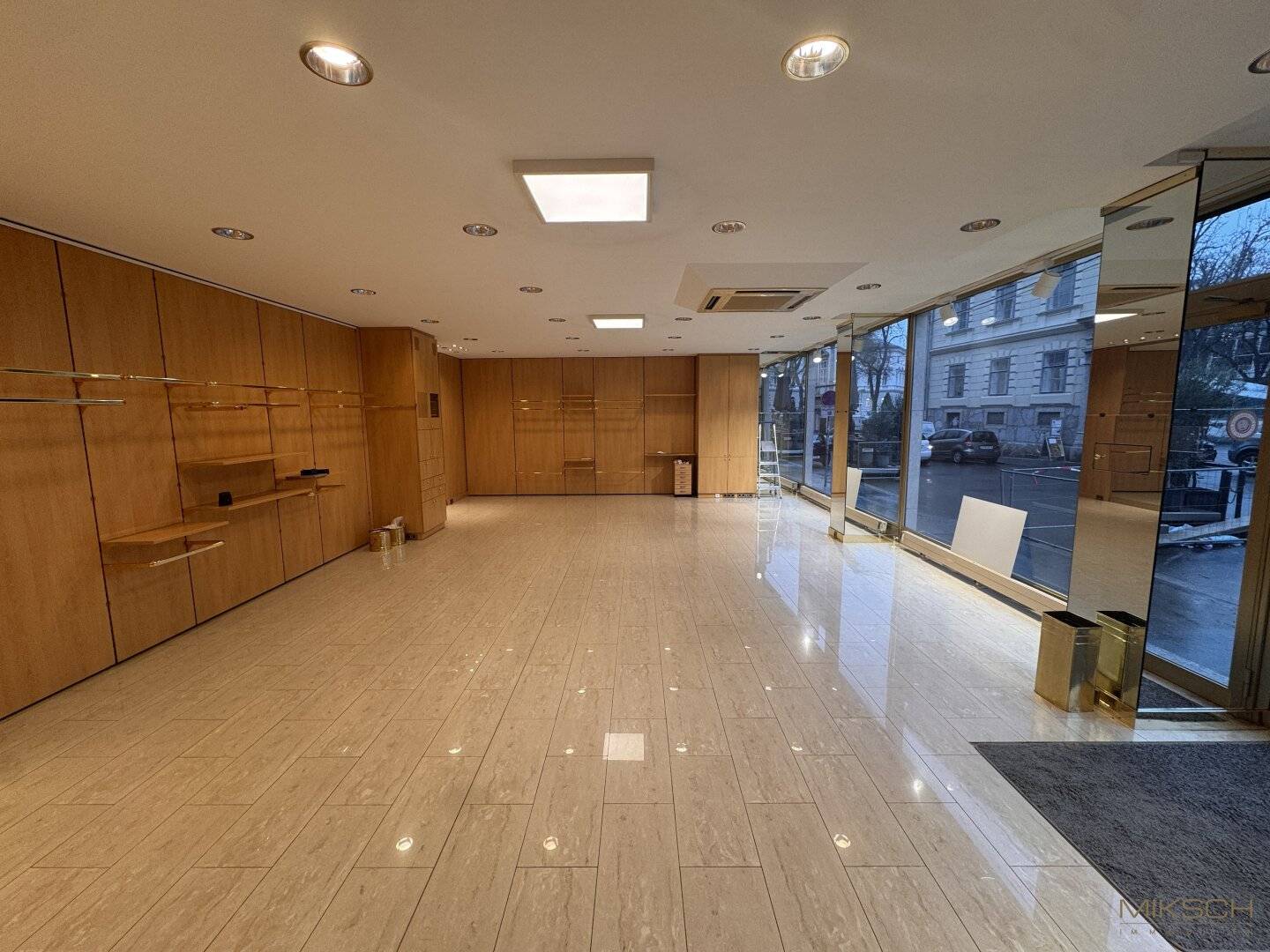 Modernes Geschäftslokal in Graz I Innere Stadt I 143,13m² I Geschäftsräume mit Vorraum