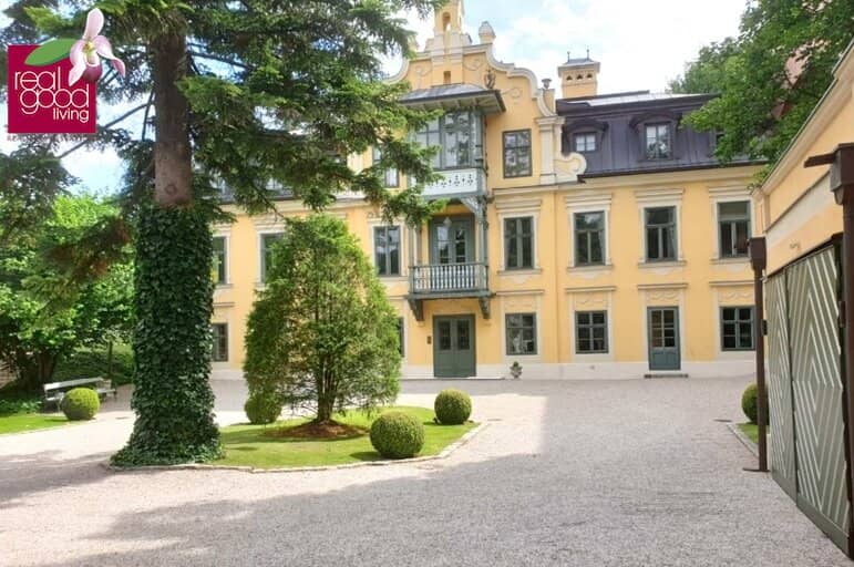 Prestige-Villa in Wien-Mauer ++ 15 Zimmer, ca. 600 m² Wohn-Nutzfläche, 3.700 m² Garten, Pool & vielseitige Nutzung für Wohnen/Büro