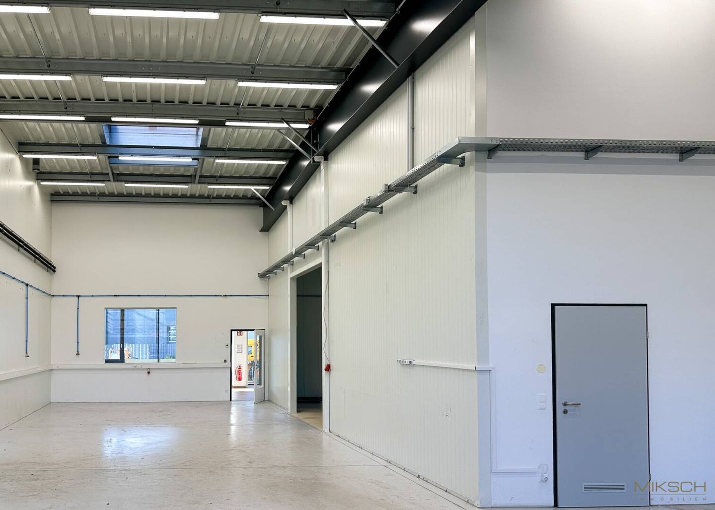 Moderne Betriebsfläche I 280m² I in St. Pölten I Parkplatz I neben S33