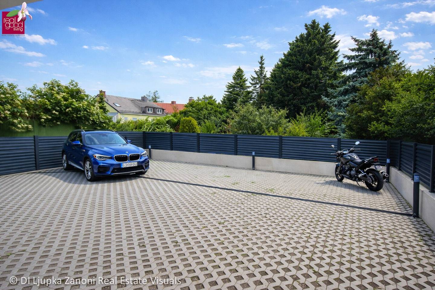 NEW BUILD INVESTMENT PACKAGE: 5 APARTMENTS + 3 PARKING SPACES