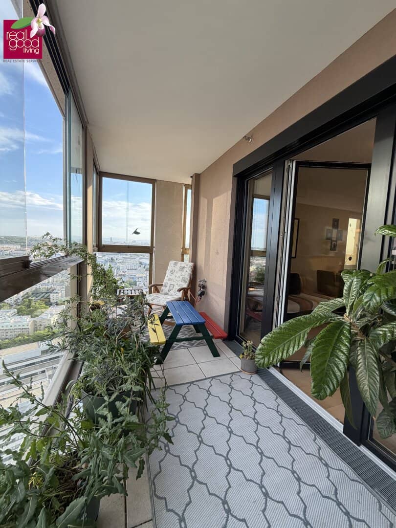 High-Floor Living im Helio Tower – Stilvolle 3-Zimmer-Wohnung mit Panorama-Fernblick!