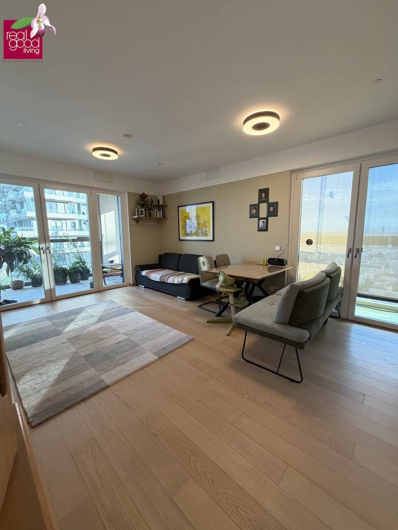 High-Floor Living im Helio Tower – Stilvolle 3-Zimmer-Wohnung mit Panorama-Fernblick!