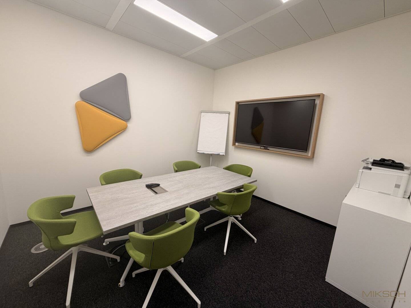 Modernes Büro I ca. 20m² Gesamtnutzfläche I  Aufzug I Teeküche I nähe Autobahn und Wien