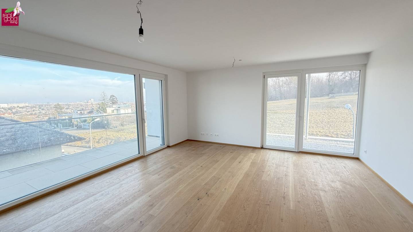 EXKLUSIVE DACHGESCHOSSWOHNUNG MIT LOGGIA & TIEFGARAGE