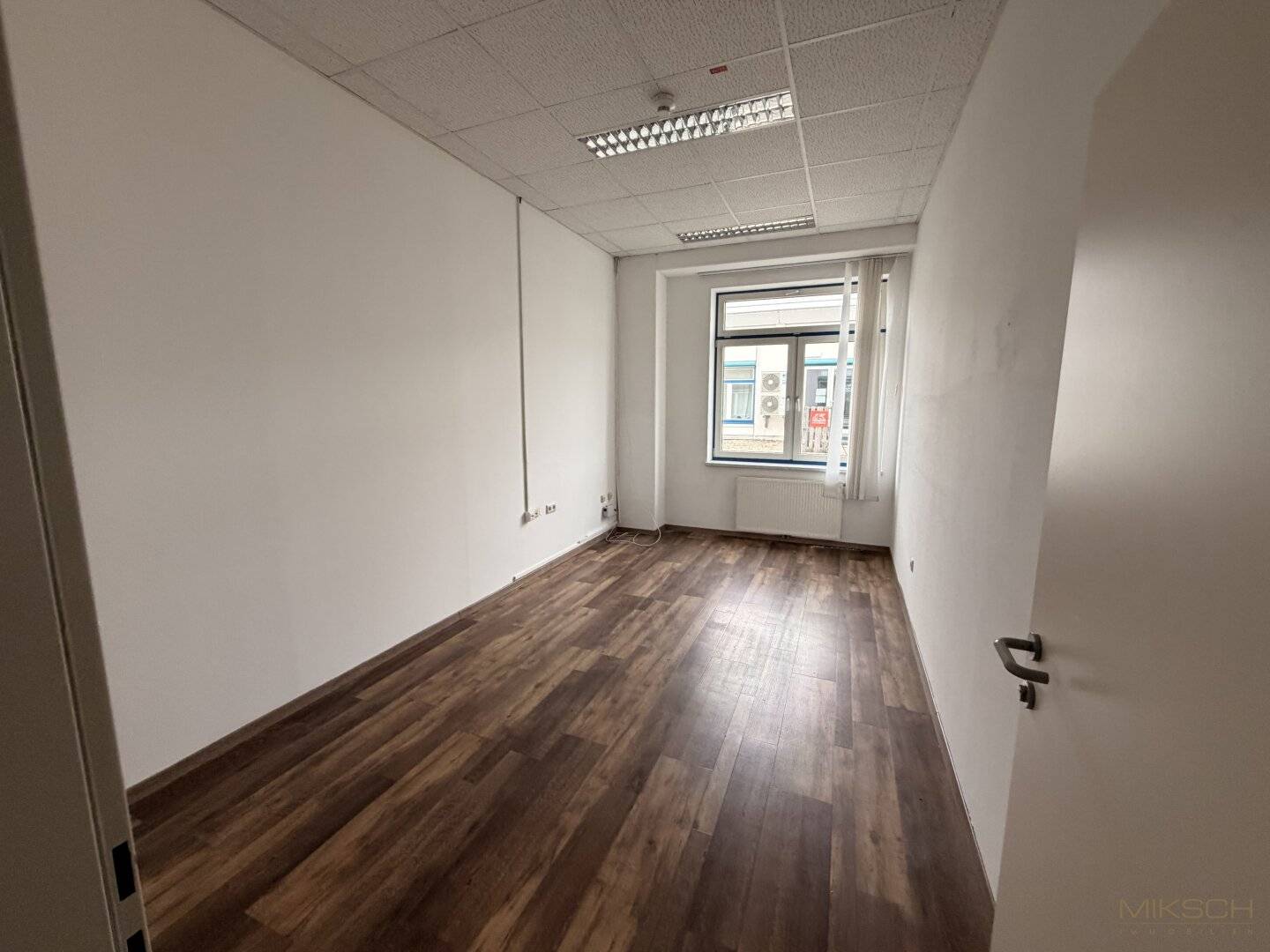 Gewerbefläche in Bestlage I 136m² - 204m² I Freiparkplätze I Bus Station I Top Sichtbarkeit