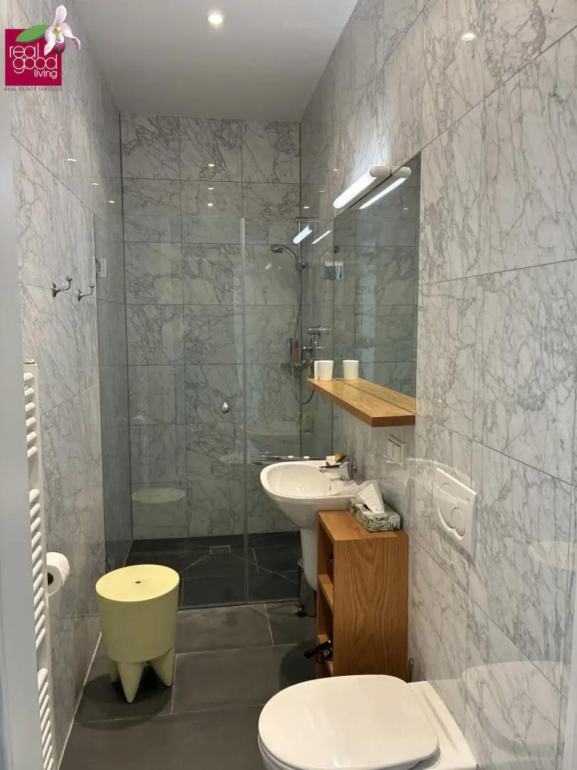 Exquisites Wohnen im Glanzingpark – repräsentative 7-Zimmer-Residenz mit privatem Spa-Gefühl
