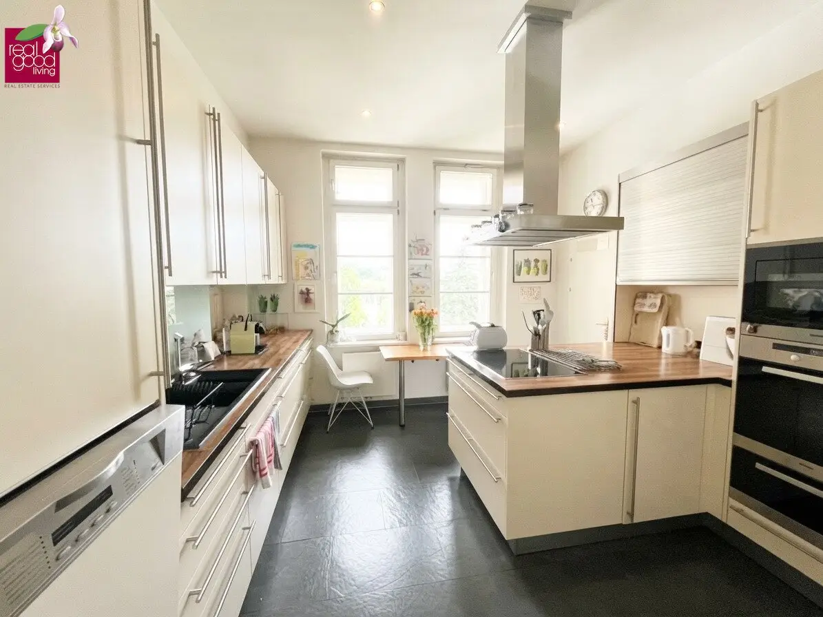 Exquisites Wohnen im Glanzingpark – repräsentative 7-Zimmer-Residenz mit privatem Spa-Gefühl