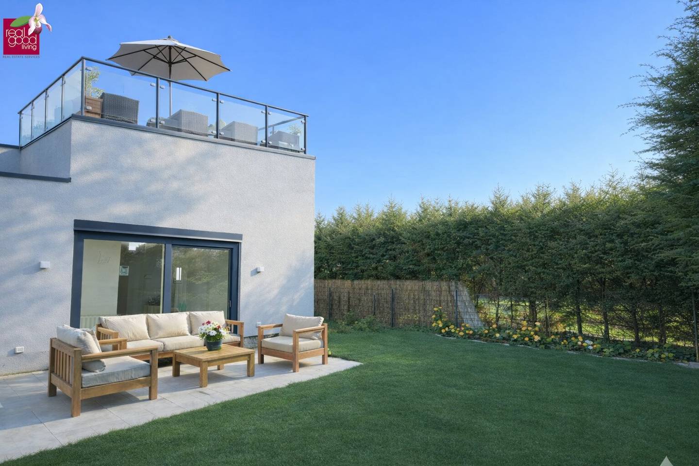 MODERNE DOPPELHAUSHÄLFTE CA. 140 m² GARTEN , BALKON, TERRASSE & DACHTERRASSE  BELAGSFERTIG in 1210 WIEN