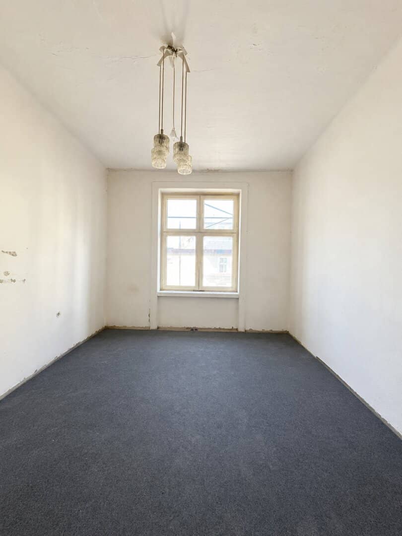 Charmante 2-Zimmer-Altbauwohnung mit Potenzial in zentraler Ruhelage