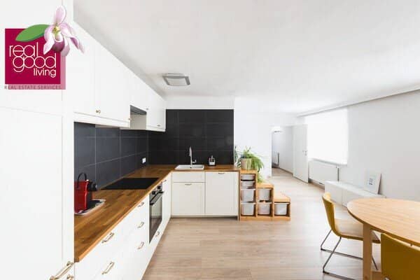Traumhafte Anleger-Dachgeschoßwohnung in 1120 Wien  3 Zimmer, Balkon, Kaufpreis € 429.000 - befristet vermietet ist bis 14. Oktober 2028!