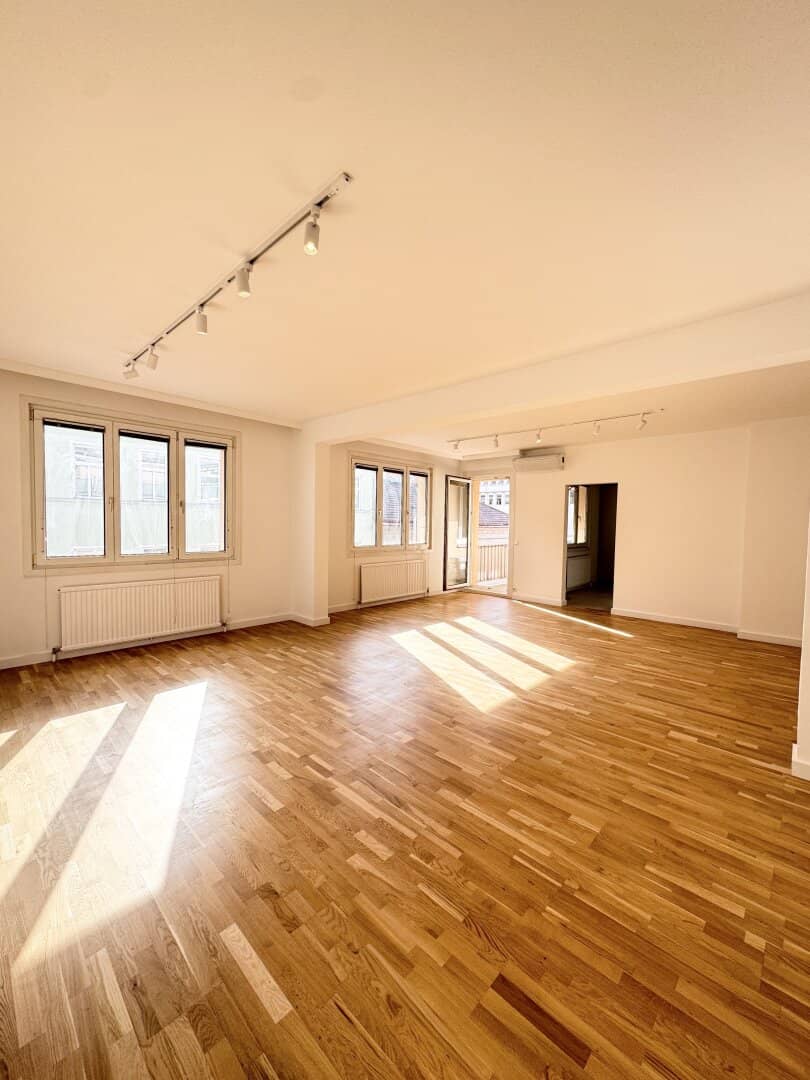 Exklusives Wohnerlebnis in Wien – Großzügige Eigentumswohnung mit Balkon