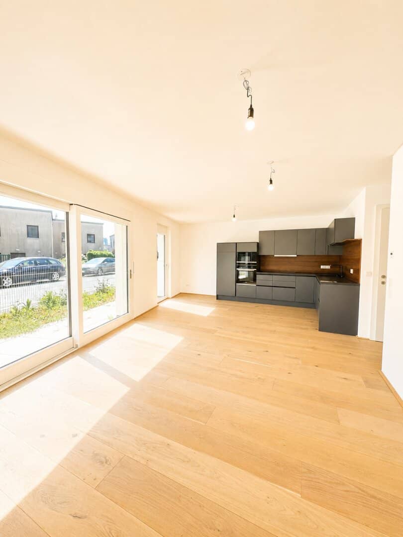 ***Provisionsfrei***Stilvolle 3-Zimmer-Gartenwohnung mit großzügiger Terrasse – Wohnen im Grünen nahe der Donau