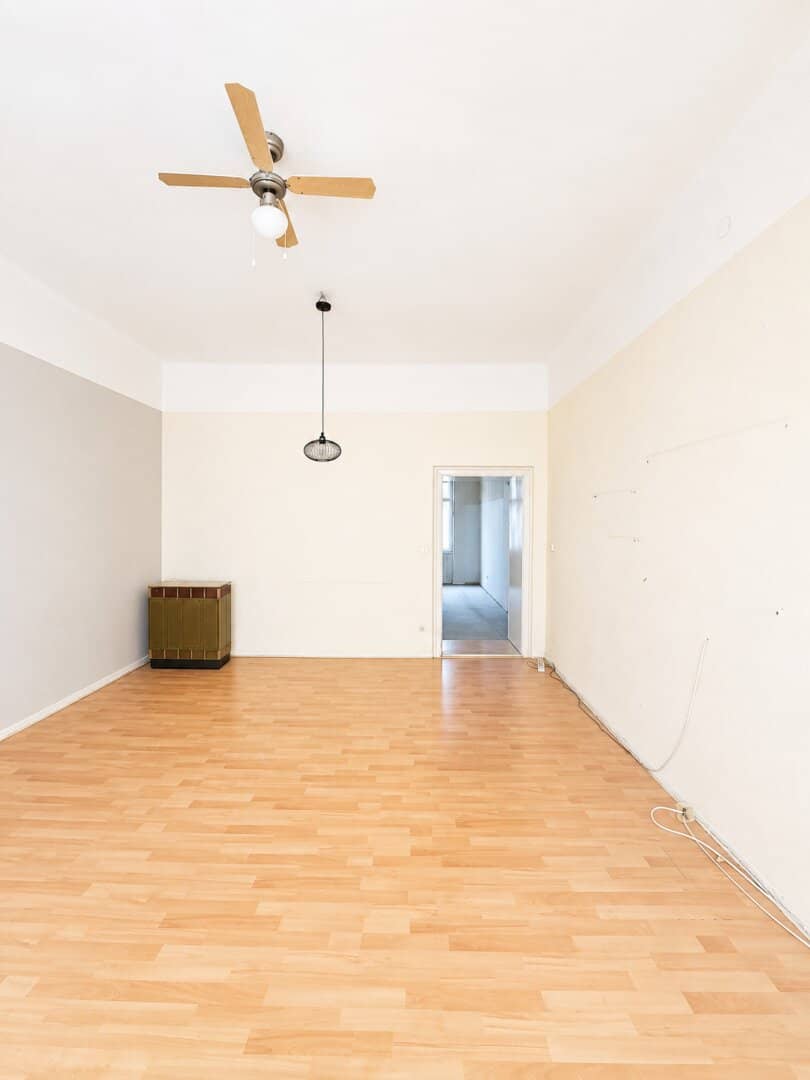 3-Zimmer-Altbauwohnung mit Balkon und Gestaltungspotenzial in 1080 Wien