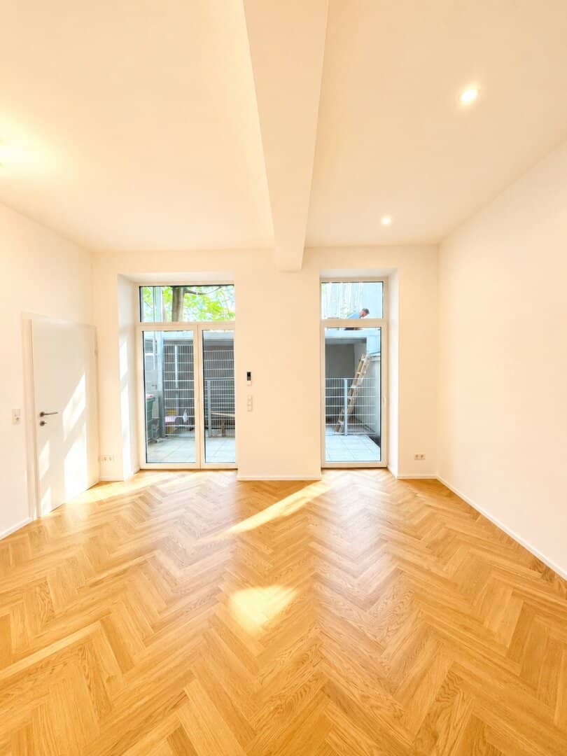 Erstbezug nach hochwertiger Sanierung – Stilvolle 3-Zimmer-Altbauwohnung mit 8 m² Balkon in 1160 Wien