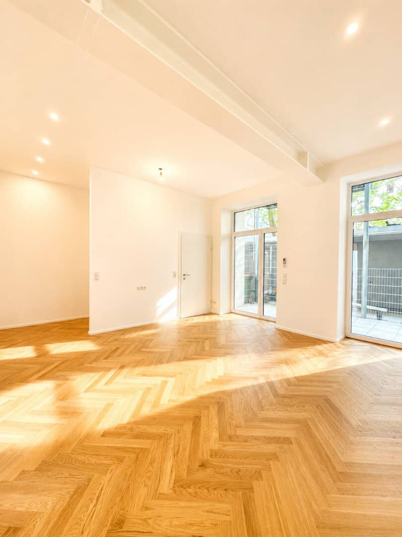 Erstbezug nach hochwertiger Sanierung – Stilvolle 3-Zimmer-Altbauwohnung mit 8 m² Balkon in 1160 Wien