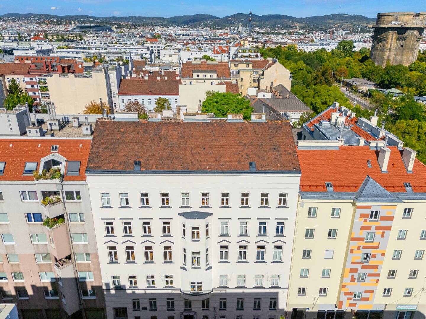 Sanierungsbedürftige 140 m² Altbauwohnung in begehrter Lage beim Augarten