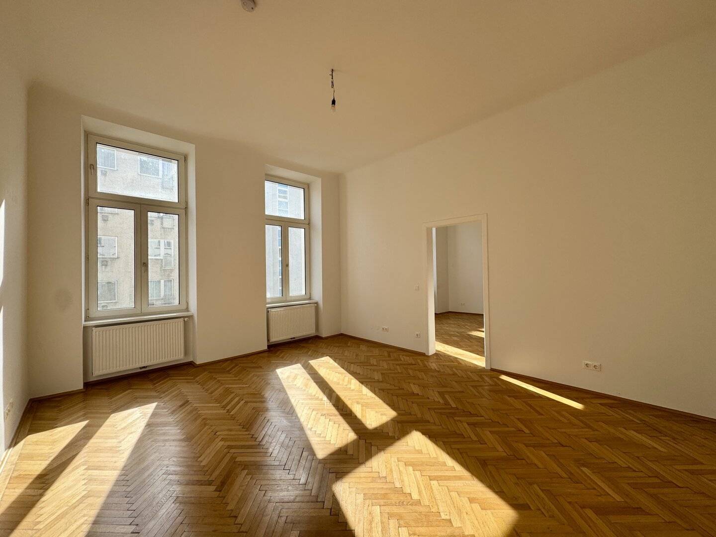 4-Zimmer-Altbau beim Augarten – Balkonvergrößerung möglich