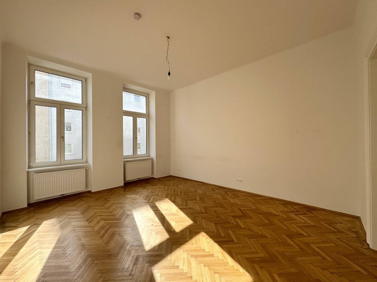 4-Zimmer-Altbau beim Augarten – Balkonvergrößerung möglich