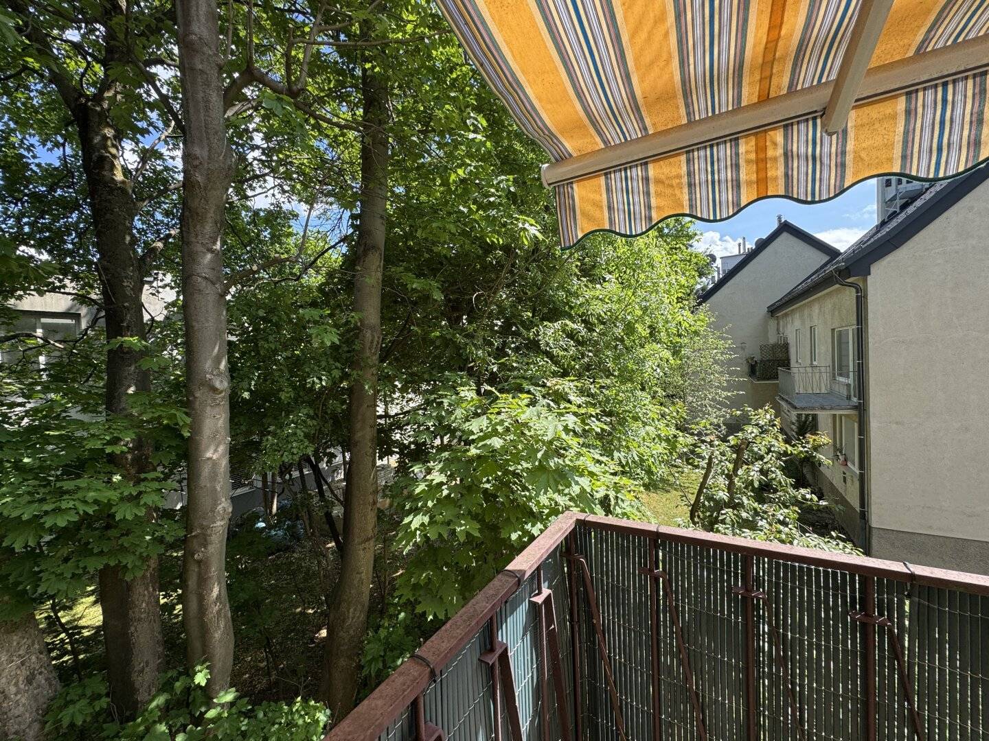 Charmante 2-Zimmer-Wohnung mit Balkon in Ruhelage | Nähe Auhof Center