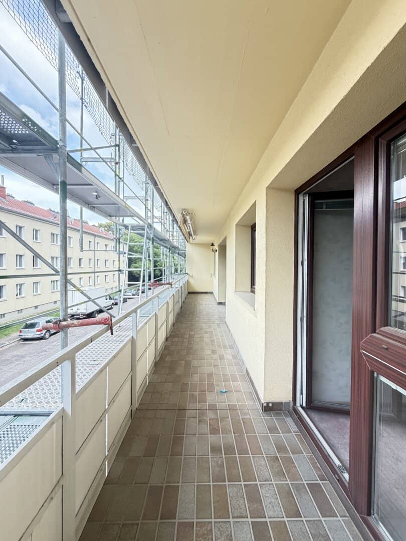 1230 WIEN: RUHIGE, HELLE 3 ZIMMER-WOHNUNG MIT GROSSZÜGIGER LOGGIA