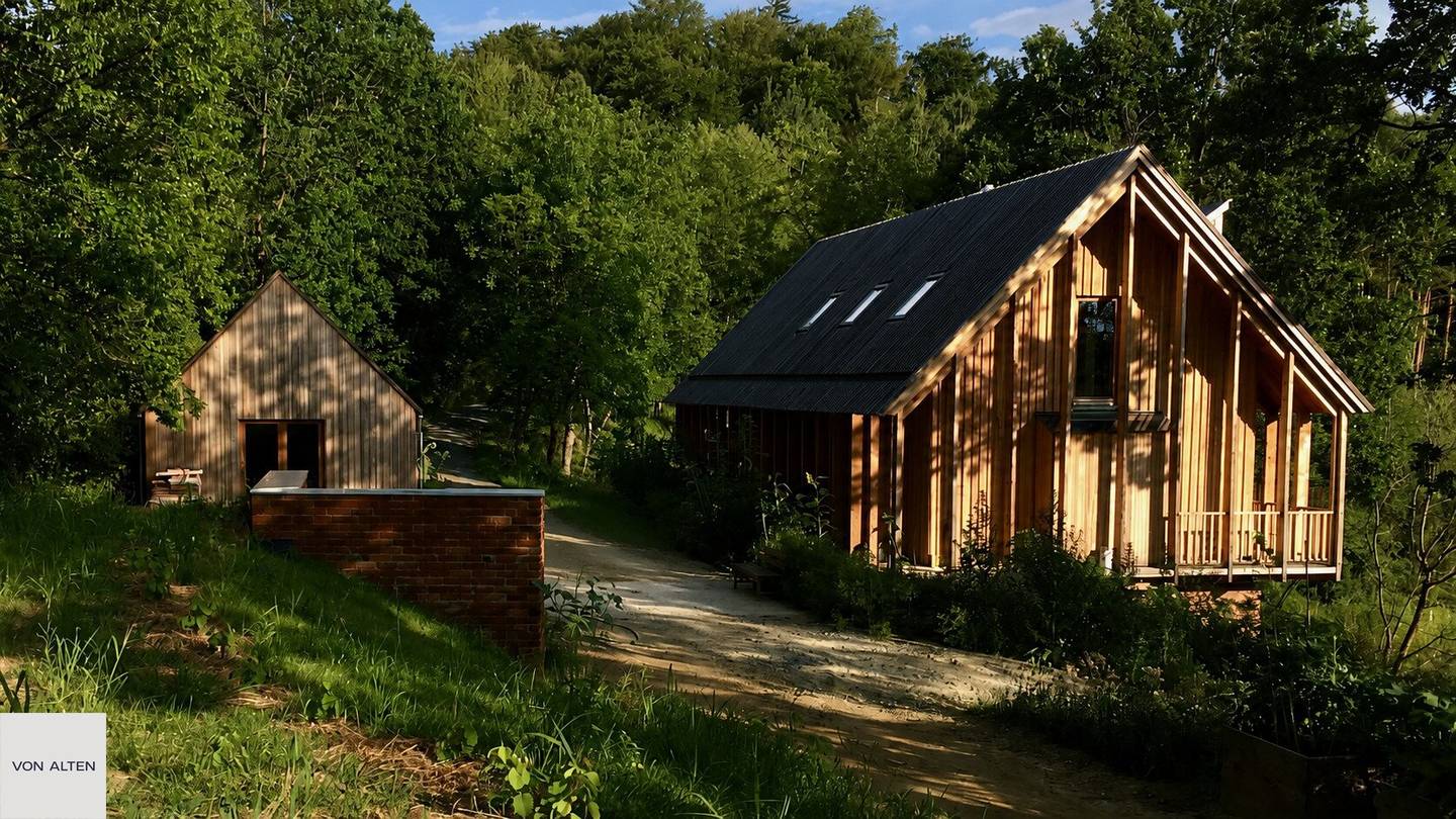 Preisgekrönte Architektur in absoluter Alleinlage | 7 ha Grund