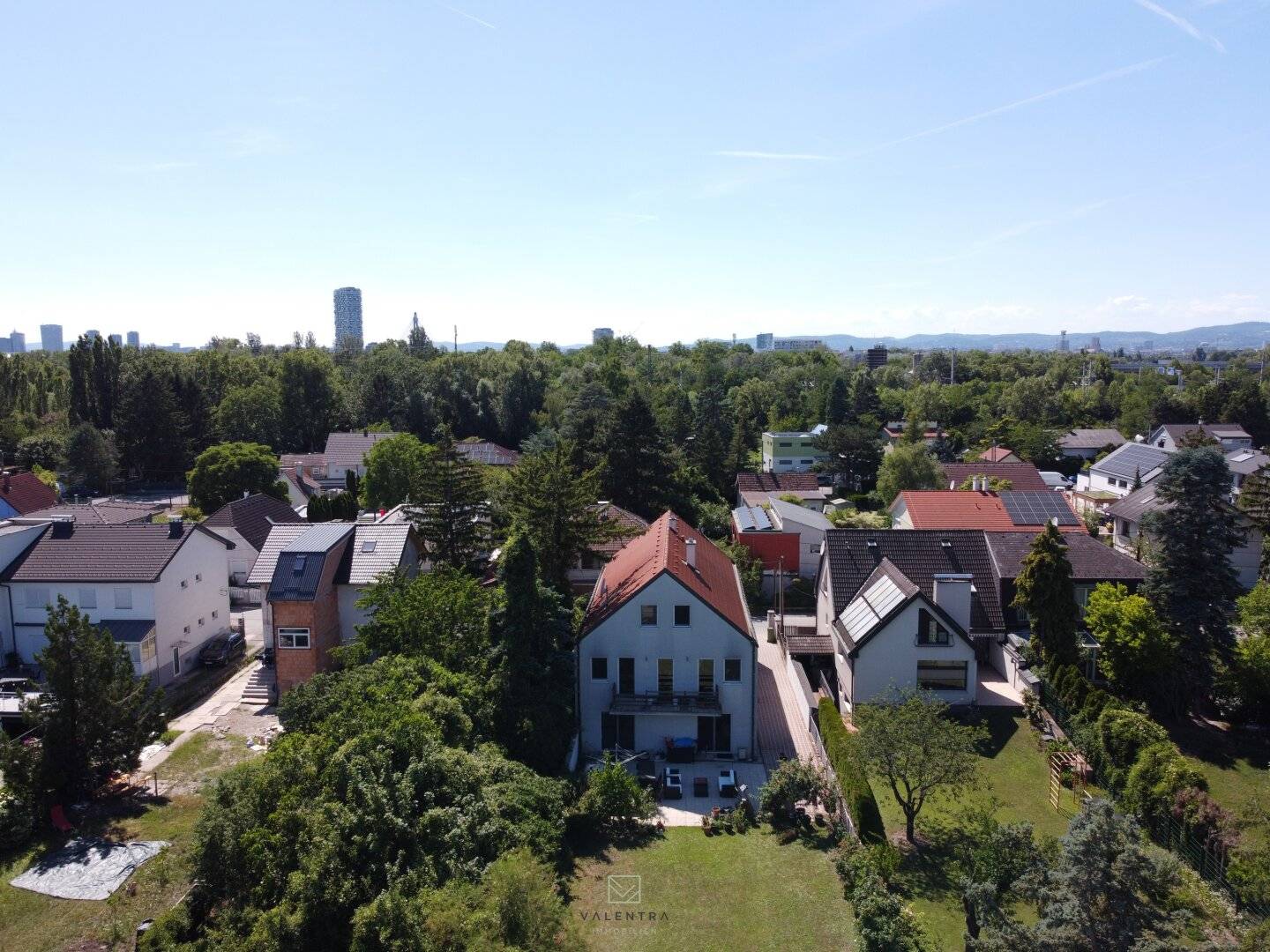 Mehrgenerationenhaus in 1220 Wien – ca. 300 m² Wohnfläche, Garten, Rohdachboden & Mühlwasser-Nähe auf Eigengrund