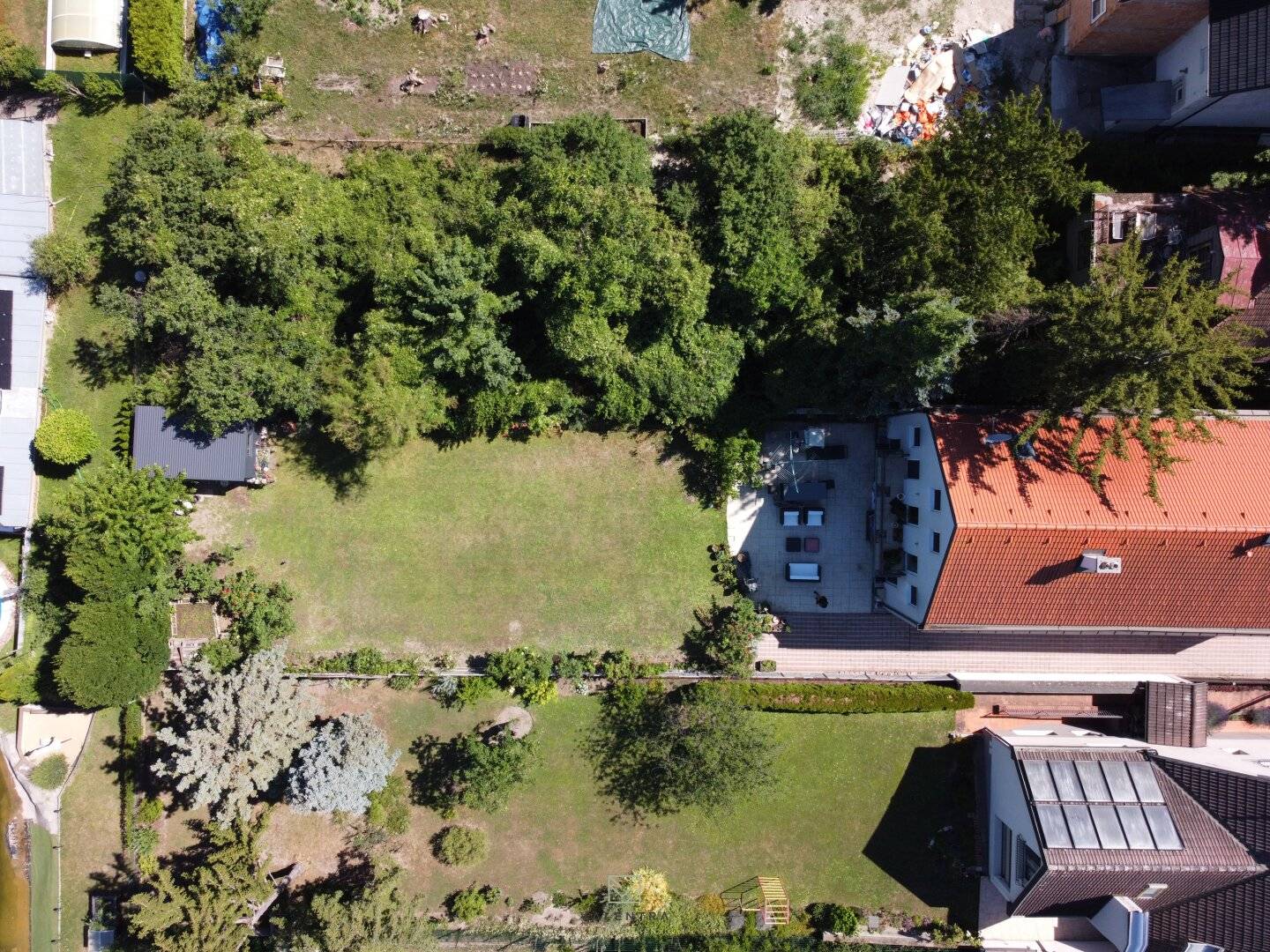 Mehrgenerationenhaus in 1220 Wien – ca. 300 m² Wohnfläche, Garten, Rohdachboden & Mühlwasser-Nähe auf Eigengrund