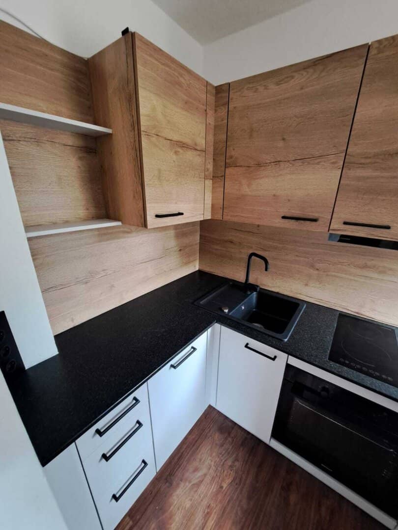 Frisch renovierte 1-Zimmer-Wohnung mit neuer Einbauküche
