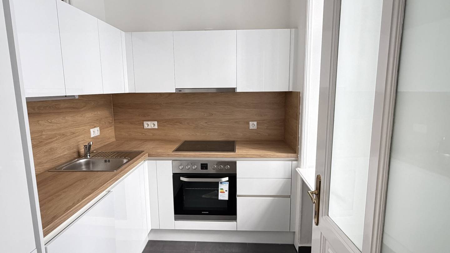 **Sommeraktion: -50% Maklerprovision** Top-Lage | 2 Zimmer | Repräsentativer Altbau