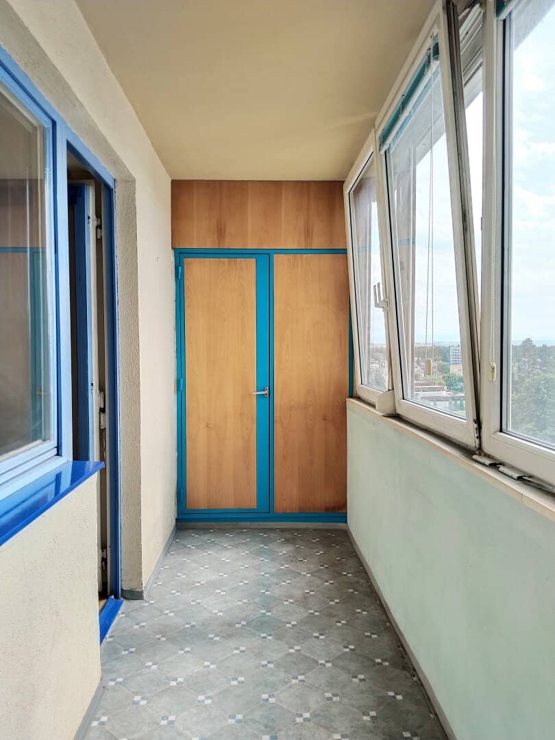Zentrale Garconniere mit Balkon und eigenem überdachtem PKW-Abstellplatz