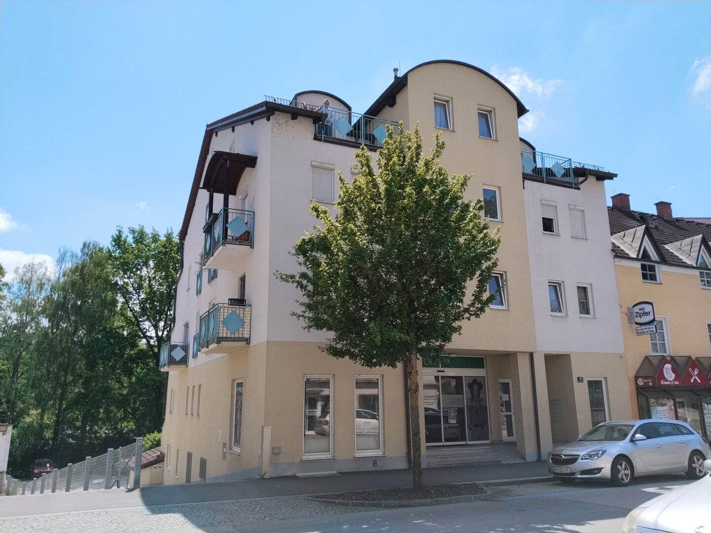 Helle 2-Zimmer-Wohnung mit Terrasse | 70 m² Nutzfläche | eigener Parkplatz