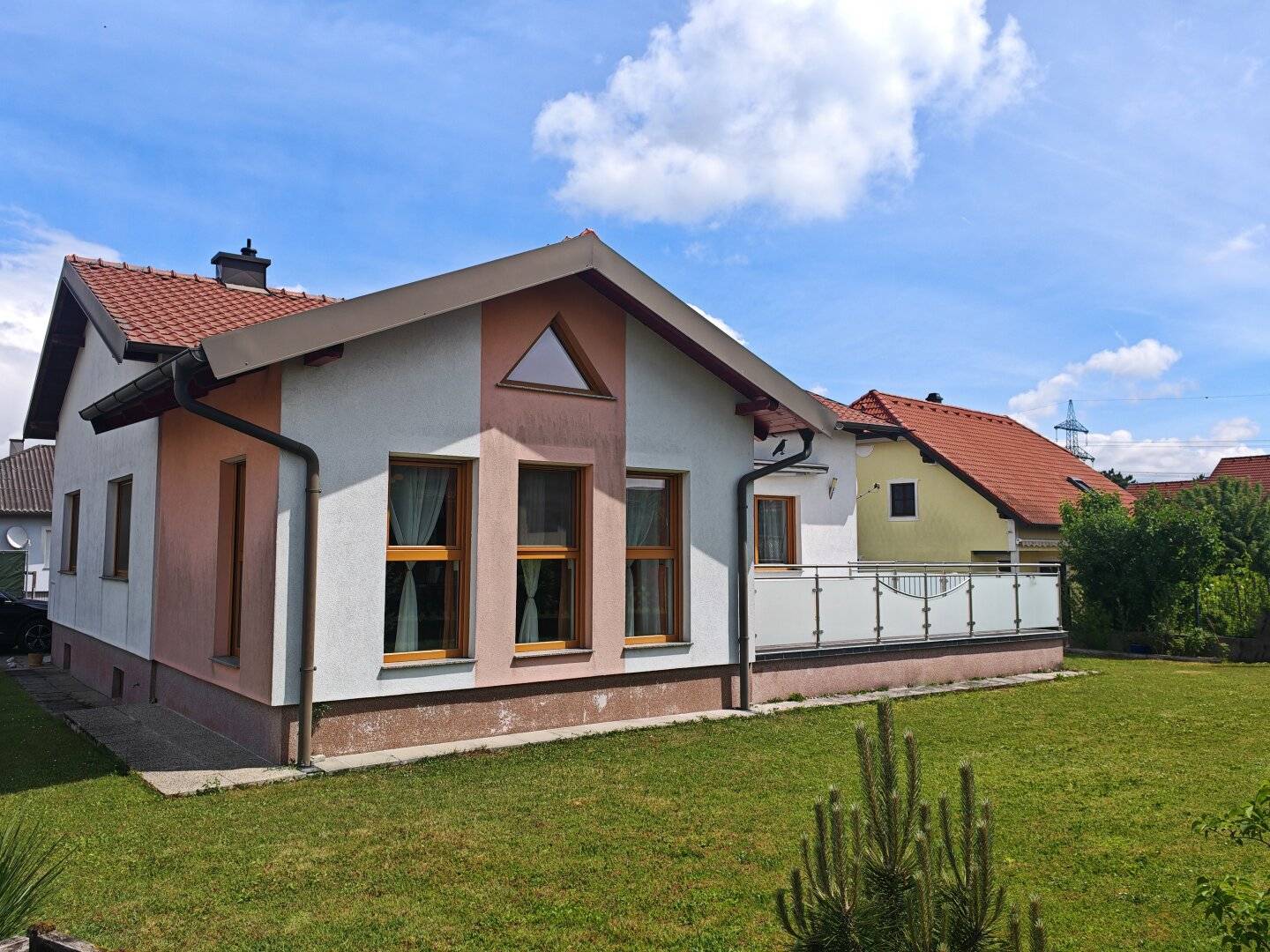 Gepflegter Bungalow mit sonnigem Garten, Garage & Vollkeller in ruhiger Lage