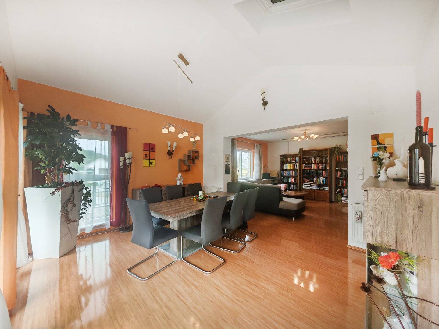 ☀️ Wohnen auf einer Ebene: Gepflegter Bungalow mit sonnigem Garten, Garage & Vollkeller